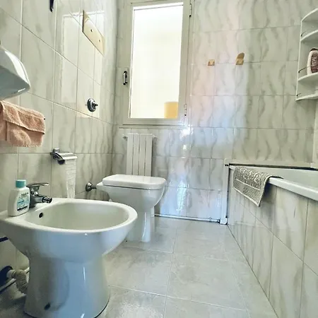 Ad Apartment