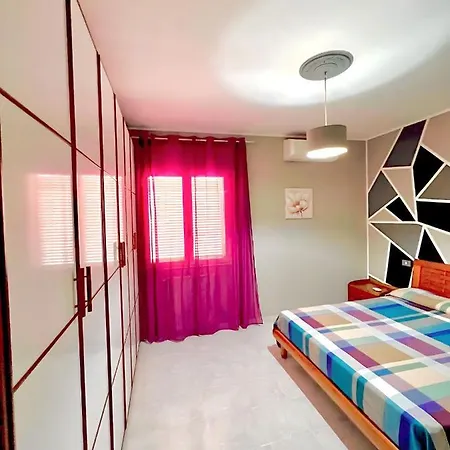 Ad Apartment